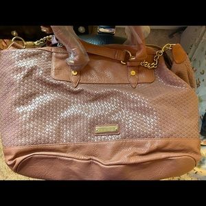 Steve Madden Satchel in salmon color